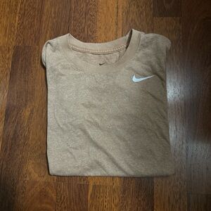 Nike women’s tshirt